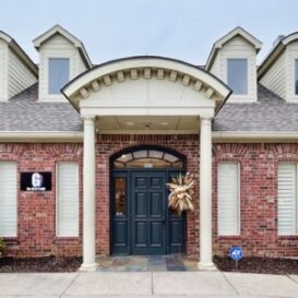 The Glitz Plano - Front view